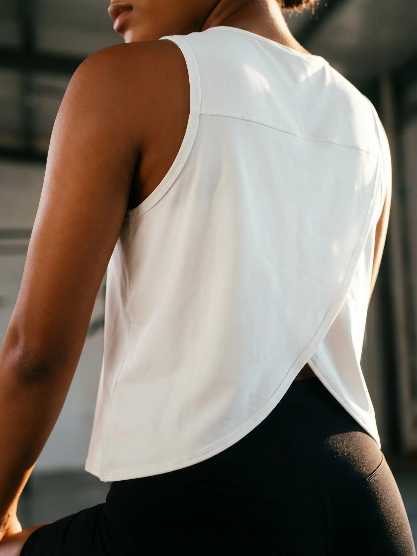Women's Quick-Dry Sleeveless Sports Tank Top - Image 8